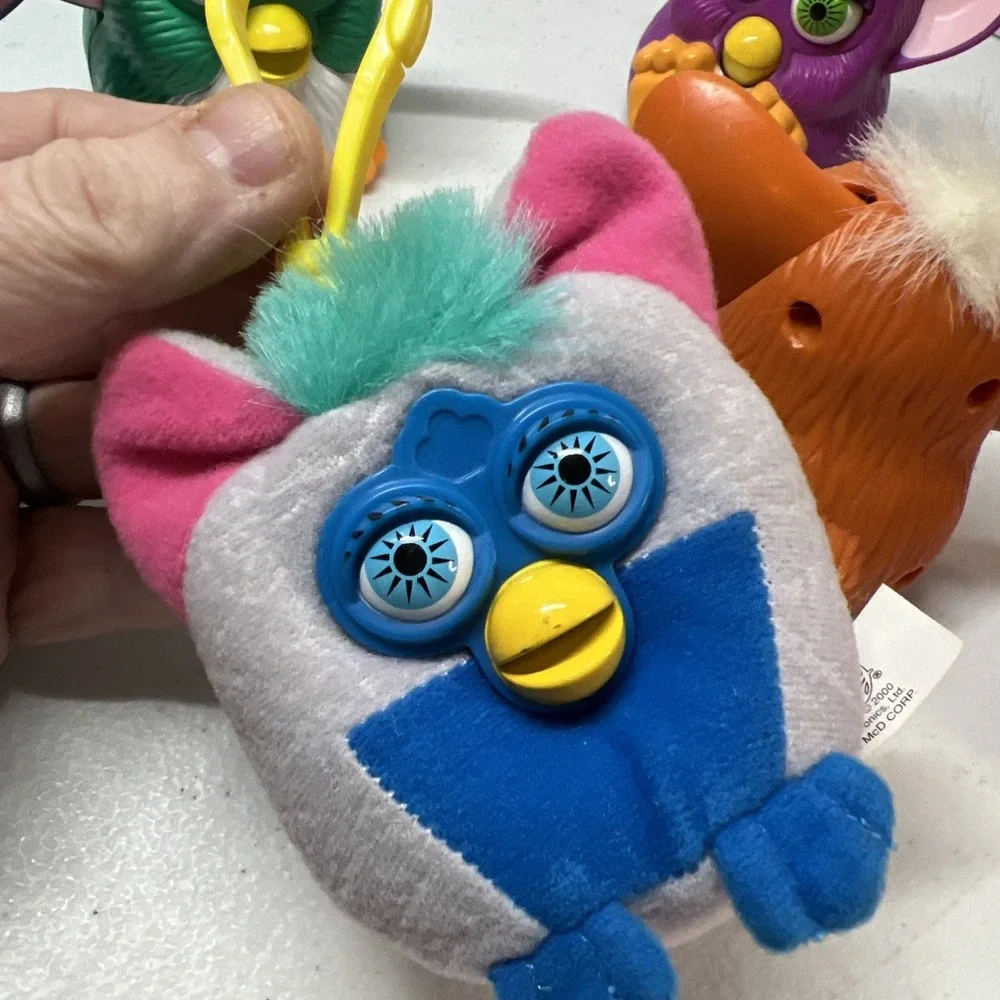 Vtg McDonald's Furby‎ lot of 9 figures—8 Plastic Figures 1 Plush Bag Clip